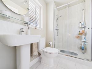 Ensuite- click for photo gallery